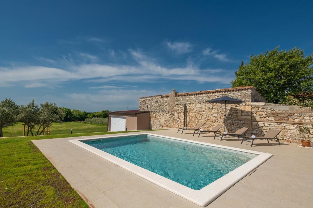 Villa Ester Pola Esterno foto